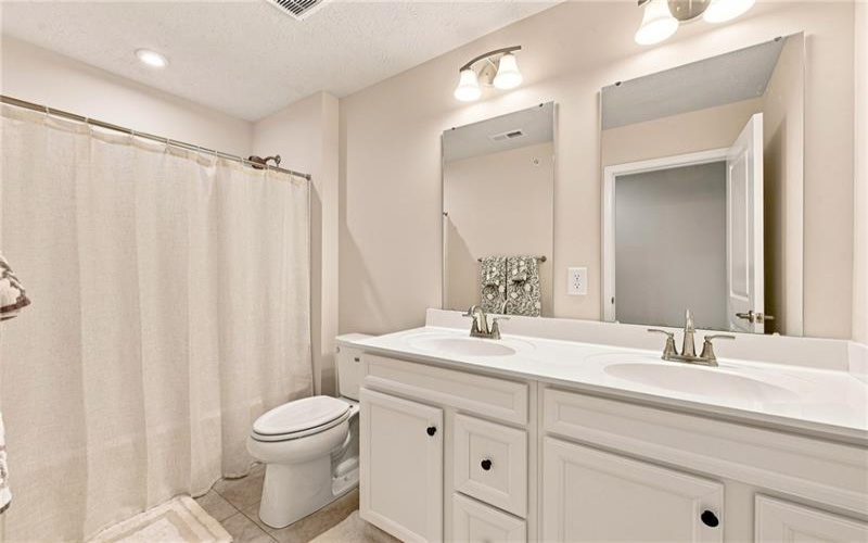 9004 Wellington Court, Jeannette, 15644, 3 Bedroom Bedrooms, ,2.1 BathroomBathrooms,Residential,For Sale,Wellington Court,1770797