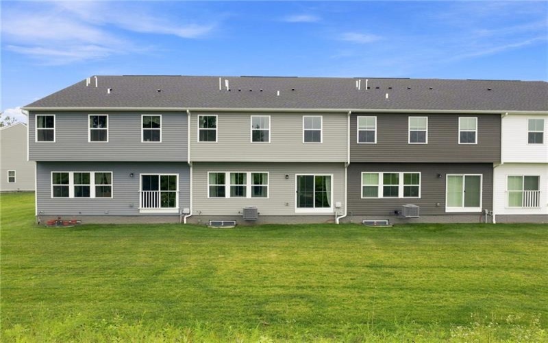 9004 Wellington Court, Jeannette, 15644, 3 Bedroom Bedrooms, ,2.1 BathroomBathrooms,Residential,For Sale,Wellington Court,1770797