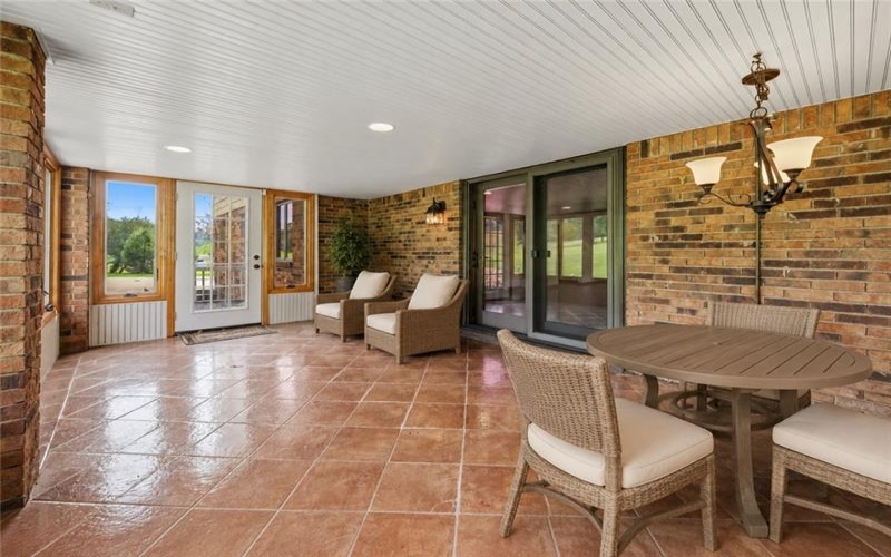 650 Phillis Rd, Burgettstown, 15021, 3 Bedrooms Bedrooms, 10 Rooms Rooms,2.1 BathroomsBathrooms,Residential,For Sale,Phillis Rd,1770802