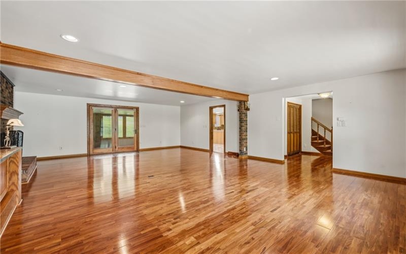 650 Phillis Rd, Burgettstown, 15021, 3 Bedrooms Bedrooms, 10 Rooms Rooms,2.1 BathroomsBathrooms,Residential,For Sale,Phillis Rd,1770802