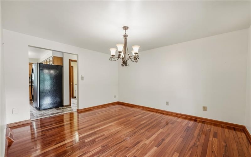650 Phillis Rd, Burgettstown, 15021, 3 Bedrooms Bedrooms, 10 Rooms Rooms,2.1 BathroomsBathrooms,Residential,For Sale,Phillis Rd,1770802