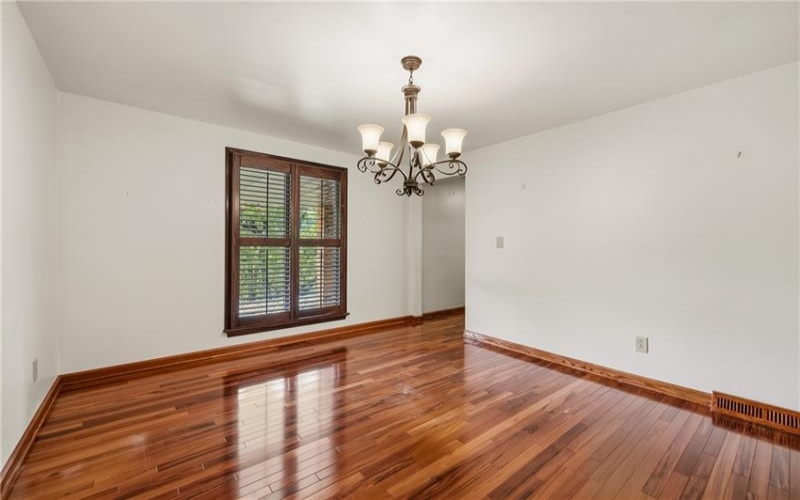650 Phillis Rd, Burgettstown, 15021, 3 Bedrooms Bedrooms, 10 Rooms Rooms,2.1 BathroomsBathrooms,Residential,For Sale,Phillis Rd,1770802