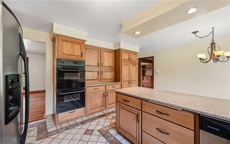 650 Phillis Rd, Burgettstown, 15021, 3 Bedrooms Bedrooms, 10 Rooms Rooms,2.1 BathroomsBathrooms,Residential,For Sale,Phillis Rd,1770802