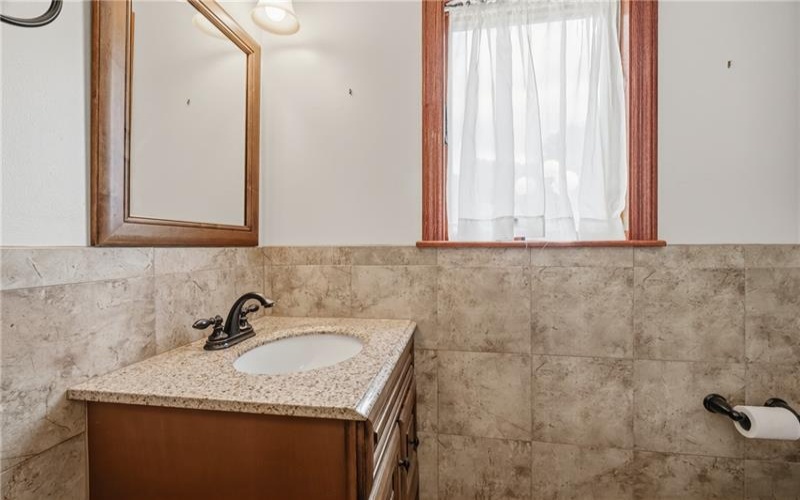 650 Phillis Rd, Burgettstown, 15021, 3 Bedrooms Bedrooms, 10 Rooms Rooms,2.1 BathroomsBathrooms,Residential,For Sale,Phillis Rd,1770802