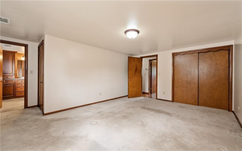 650 Phillis Rd, Burgettstown, 15021, 3 Bedrooms Bedrooms, 10 Rooms Rooms,2.1 BathroomsBathrooms,Residential,For Sale,Phillis Rd,1770802