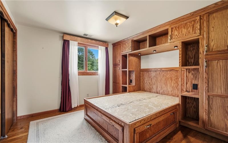 650 Phillis Rd, Burgettstown, 15021, 3 Bedrooms Bedrooms, 10 Rooms Rooms,2.1 BathroomsBathrooms,Residential,For Sale,Phillis Rd,1770802