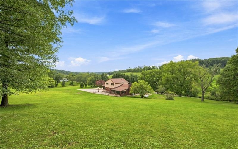650 Phillis Rd, Burgettstown, 15021, 3 Bedrooms Bedrooms, 10 Rooms Rooms,2.1 BathroomsBathrooms,Residential,For Sale,Phillis Rd,1770802