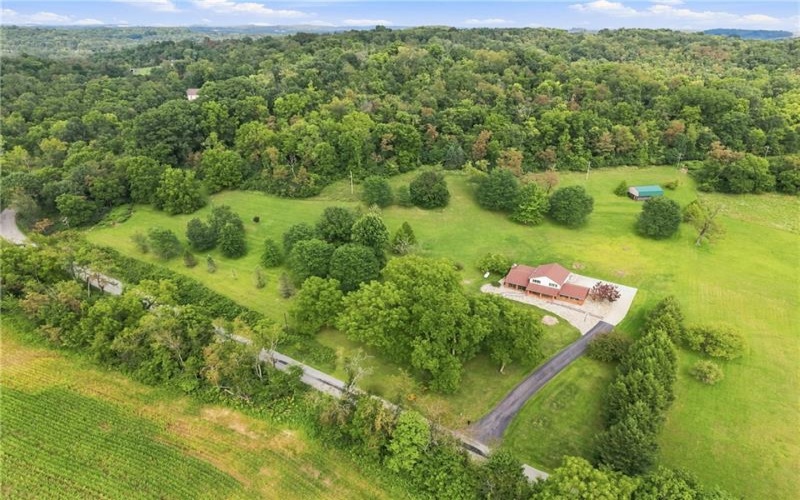 650 Phillis Rd, Burgettstown, 15021, 3 Bedrooms Bedrooms, 10 Rooms Rooms,2.1 BathroomsBathrooms,Residential,For Sale,Phillis Rd,1770802