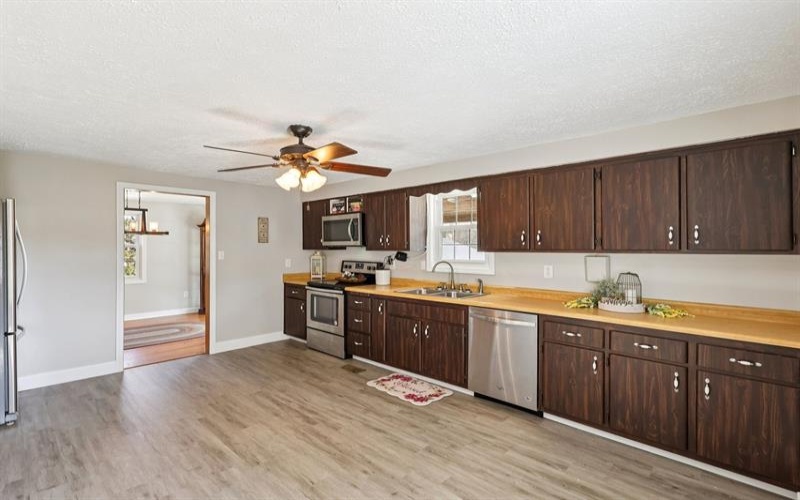 1764 Craft Creek Road, Prosperity, 15329, 4 Bedrooms Bedrooms, 10 Rooms Rooms,2.1 BathroomsBathrooms,Residential,For Sale,Craft Creek Road,1770828