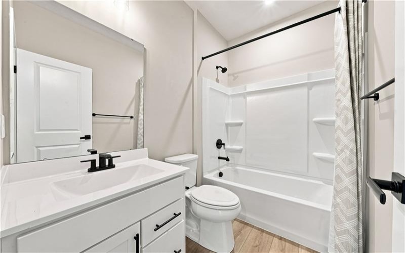 1051 Black Sands Dr, Jeannette, 15644, 2 Bedroom Bedrooms, 10 Room Rooms,3 BathroomBathrooms,Residential,For Sale,Black Sands Dr,1770524