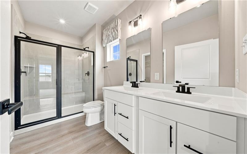 1051 Black Sands Dr, Jeannette, 15644, 2 Bedroom Bedrooms, 10 Room Rooms,3 BathroomBathrooms,Residential,For Sale,Black Sands Dr,1770524