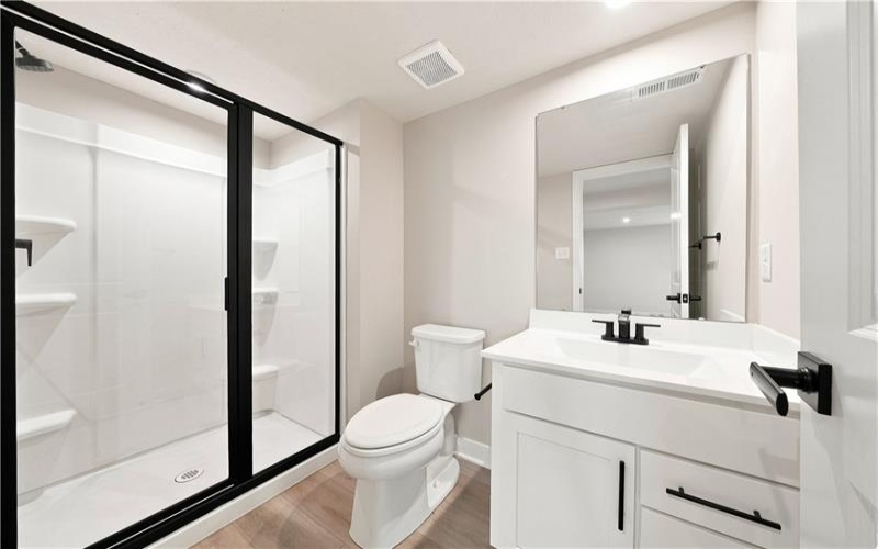 1051 Black Sands Dr, Jeannette, 15644, 2 Bedroom Bedrooms, 10 Room Rooms,3 BathroomBathrooms,Residential,For Sale,Black Sands Dr,1770524