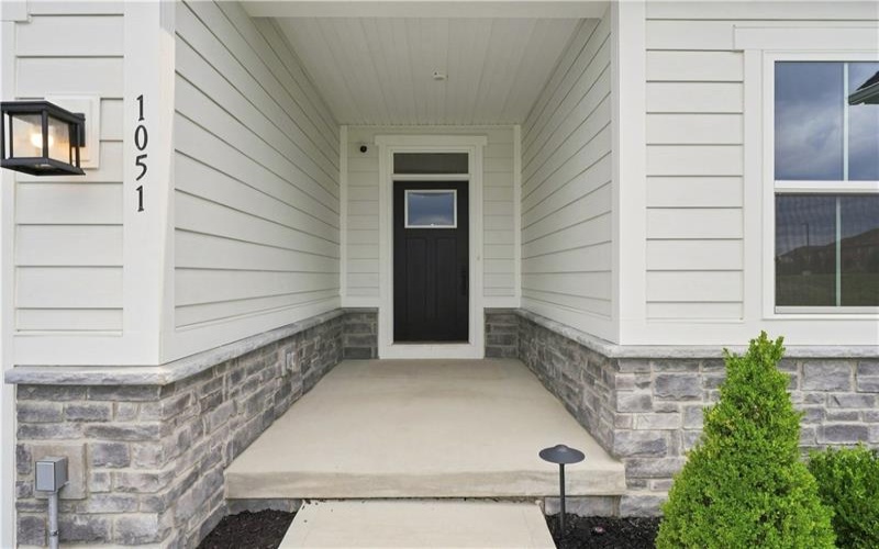 1051 Black Sands Dr, Jeannette, 15644, 2 Bedroom Bedrooms, 10 Room Rooms,3 BathroomBathrooms,Residential,For Sale,Black Sands Dr,1770524