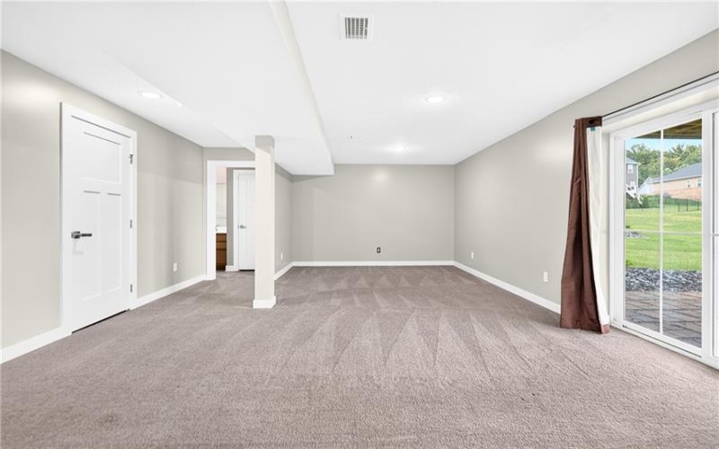 1057 Wedgewood Dr, Penn Twp, 15644, 5 Bedroom Bedrooms, ,3.1 BathroomBathrooms,Residential,For Sale,Wedgewood Dr,1770692