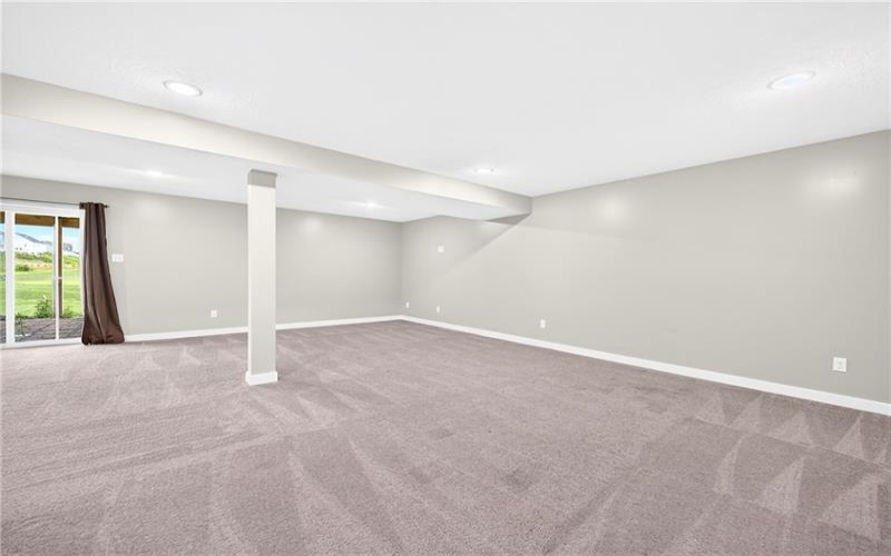 1057 Wedgewood Dr, Penn Twp, 15644, 5 Bedroom Bedrooms, ,3.1 BathroomBathrooms,Residential,For Sale,Wedgewood Dr,1770692