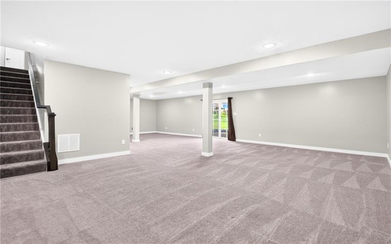 1057 Wedgewood Dr, Penn Twp, 15644, 5 Bedroom Bedrooms, ,3.1 BathroomBathrooms,Residential,For Sale,Wedgewood Dr,1770692