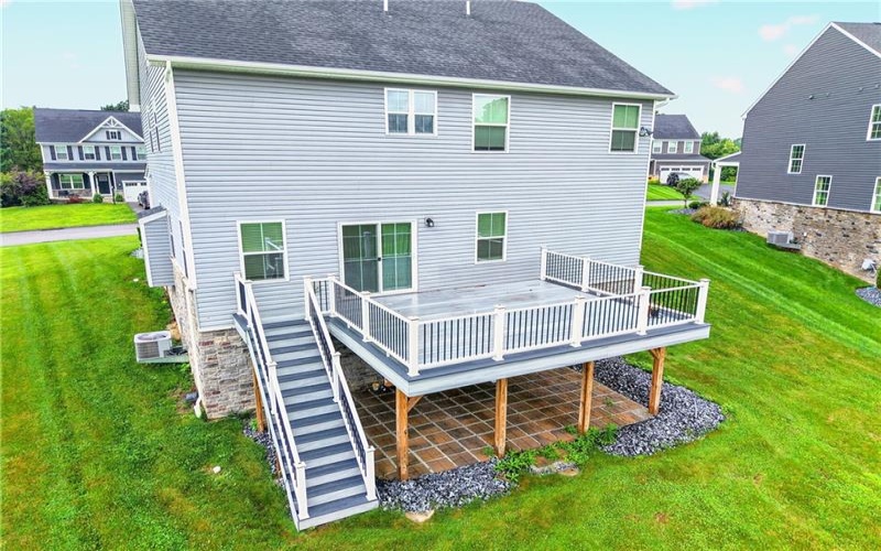 1057 Wedgewood Dr, Penn Twp, 15644, 5 Bedroom Bedrooms, ,3.1 BathroomBathrooms,Residential,For Sale,Wedgewood Dr,1770692