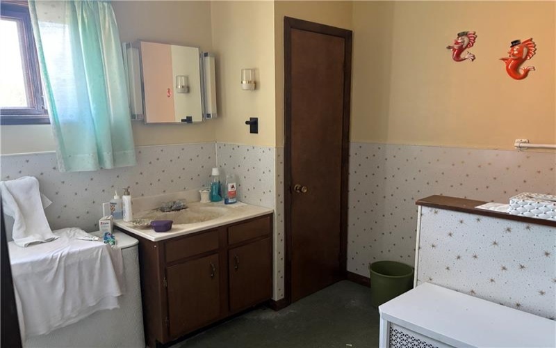 203 Mountain View Rd, Uniontown, 15401, 2 Bedrooms Bedrooms, 4 Rooms Rooms,1 BathroomBathrooms,Residential,For Sale,Mountain View Rd,1770934