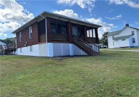 203 Mountain View Rd, Uniontown, 15401, 2 Bedrooms Bedrooms, 4 Rooms Rooms,1 BathroomBathrooms,Residential,For Sale,Mountain View Rd,1770934