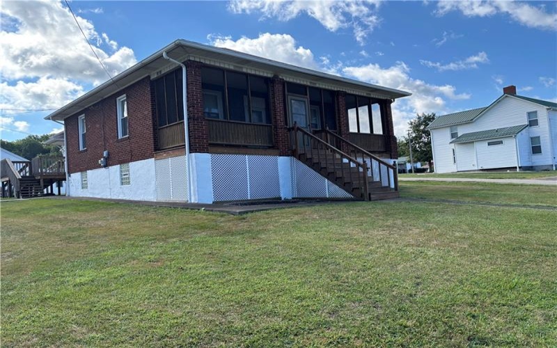 203 Mountain View Rd, Uniontown, 15401, 2 Bedrooms Bedrooms, 4 Rooms Rooms,1 BathroomBathrooms,Residential,For Sale,Mountain View Rd,1770934