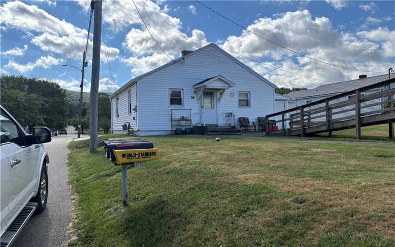 203 Mountain View Rd, Uniontown, 15401, 2 Bedrooms Bedrooms, 4 Rooms Rooms,1 BathroomBathrooms,Residential,For Sale,Mountain View Rd,1770934