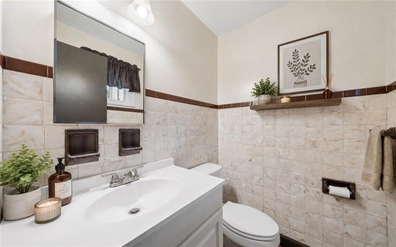 1212 Mountain View Dr, Greensburg, 15601, 4 Bedrooms Bedrooms, 10 Rooms Rooms,2.1 BathroomsBathrooms,Residential,For Sale,Mountain View Dr,1758200