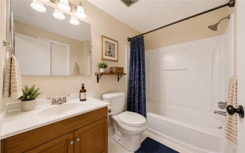 1212 Mountain View Dr, Greensburg, 15601, 4 Bedrooms Bedrooms, 10 Rooms Rooms,2.1 BathroomsBathrooms,Residential,For Sale,Mountain View Dr,1758200