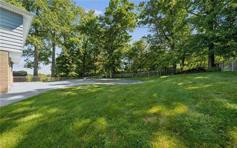 1212 Mountain View Dr, Greensburg, 15601, 4 Bedrooms Bedrooms, 10 Rooms Rooms,2.1 BathroomsBathrooms,Residential,For Sale,Mountain View Dr,1758200