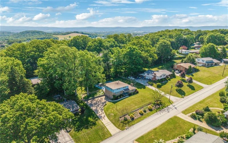 1212 Mountain View Dr, Greensburg, 15601, 4 Bedrooms Bedrooms, 10 Rooms Rooms,2.1 BathroomsBathrooms,Residential,For Sale,Mountain View Dr,1758200