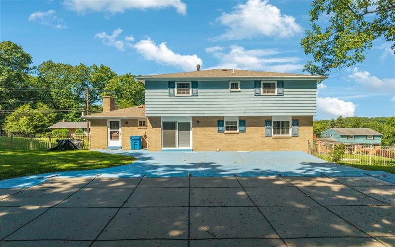 1212 Mountain View Dr, Greensburg, 15601, 4 Bedrooms Bedrooms, 10 Rooms Rooms,2.1 BathroomsBathrooms,Residential,For Sale,Mountain View Dr,1758200
