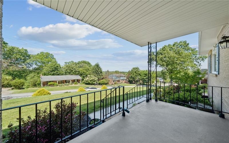 1212 Mountain View Dr, Greensburg, 15601, 4 Bedrooms Bedrooms, 10 Rooms Rooms,2.1 BathroomsBathrooms,Residential,For Sale,Mountain View Dr,1758200