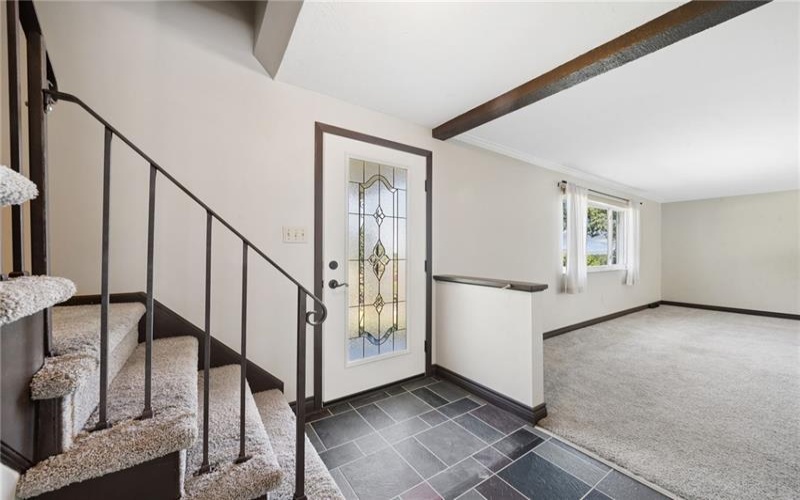 1212 Mountain View Dr, Greensburg, 15601, 4 Bedrooms Bedrooms, 10 Rooms Rooms,2.1 BathroomsBathrooms,Residential,For Sale,Mountain View Dr,1758200