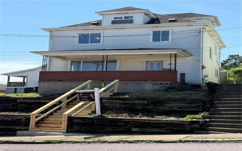 510 4th Street, Charleroi, 15022, 3 Bedrooms Bedrooms, 7 Rooms Rooms,1.1 BathroomsBathrooms,Residential,For Sale,4th Street,1765781