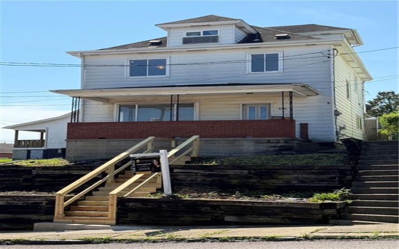 510 4th Street, Charleroi, 15022, 3 Bedrooms Bedrooms, 7 Rooms Rooms,1.1 BathroomsBathrooms,Residential,For Sale,4th Street,1765781