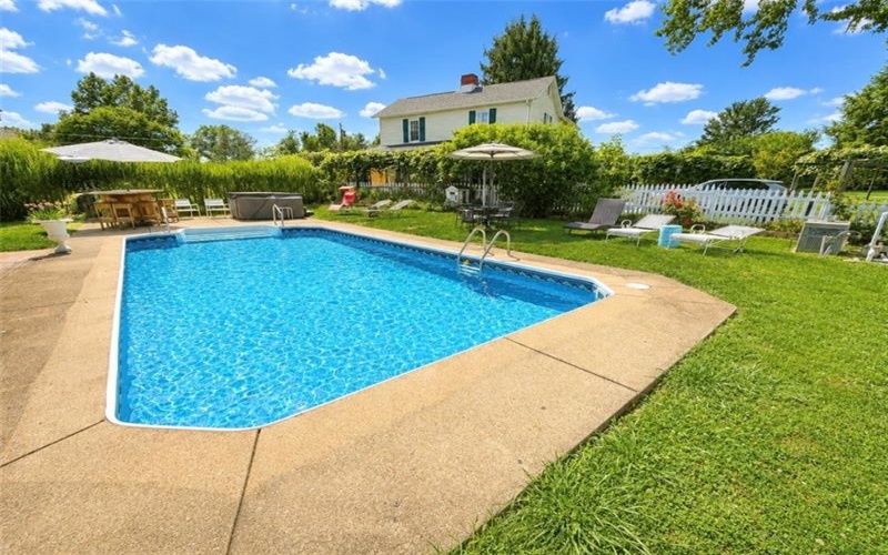 718 Skylark Dr, Connellsville, 15425, 3 Bedrooms Bedrooms, 8 Rooms Rooms,1.1 BathroomsBathrooms,Residential,For Sale,Skylark Dr,1768078