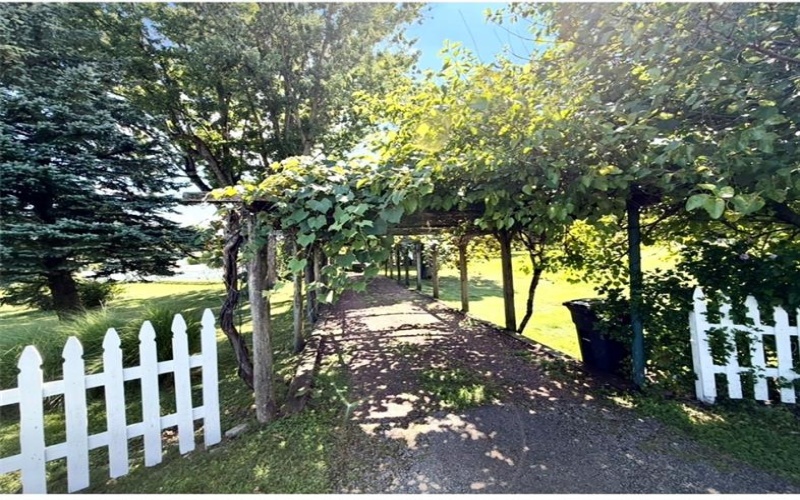 718 Skylark Dr, Connellsville, 15425, 3 Bedrooms Bedrooms, 8 Rooms Rooms,1.1 BathroomsBathrooms,Residential,For Sale,Skylark Dr,1768078