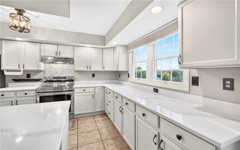 121 Pine Nut Drive, Eighty Four, 15330, 4 Bedrooms Bedrooms, 11 Rooms Rooms,2.2 BathroomsBathrooms,Residential,For Sale,Pine Nut Drive,1770563