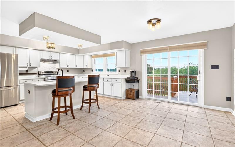 121 Pine Nut Drive, Eighty Four, 15330, 4 Bedrooms Bedrooms, 11 Rooms Rooms,2.2 BathroomsBathrooms,Residential,For Sale,Pine Nut Drive,1770563