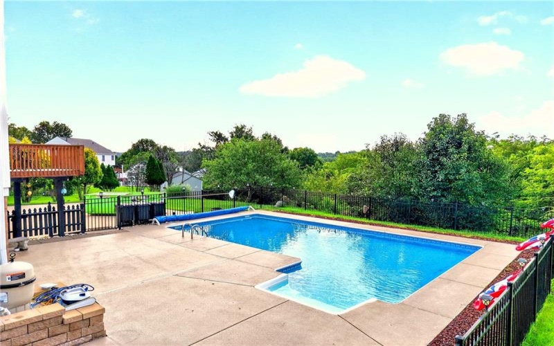 121 Pine Nut Drive, Eighty Four, 15330, 4 Bedrooms Bedrooms, 11 Rooms Rooms,2.2 BathroomsBathrooms,Residential,For Sale,Pine Nut Drive,1770563