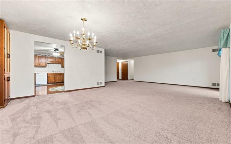 2850 Edgecliff Road, Lower Burrell, 15068, 2 Bedroom Bedrooms, 7 Room Rooms,2 BathroomBathrooms,Residential,For Sale,Edgecliff Road,1770632