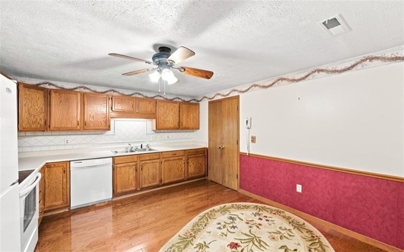 2850 Edgecliff Road, Lower Burrell, 15068, 2 Bedroom Bedrooms, 7 Room Rooms,2 BathroomBathrooms,Residential,For Sale,Edgecliff Road,1770632