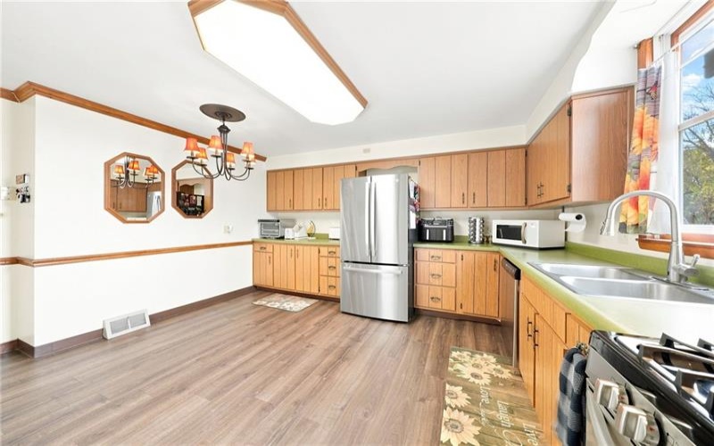 426 Shady Avenue, 15022, 15022, 4 Bedrooms Bedrooms, 9 Rooms Rooms,1.2 BathroomsBathrooms,Residential,For Sale,Shady Avenue,1770845