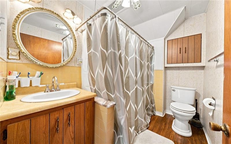 426 Shady Avenue, 15022, 15022, 4 Bedrooms Bedrooms, 9 Rooms Rooms,1.2 BathroomsBathrooms,Residential,For Sale,Shady Avenue,1770845