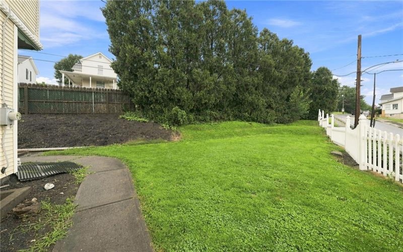 426 Shady Avenue, 15022, 15022, 4 Bedrooms Bedrooms, 9 Rooms Rooms,1.2 BathroomsBathrooms,Residential,For Sale,Shady Avenue,1770845