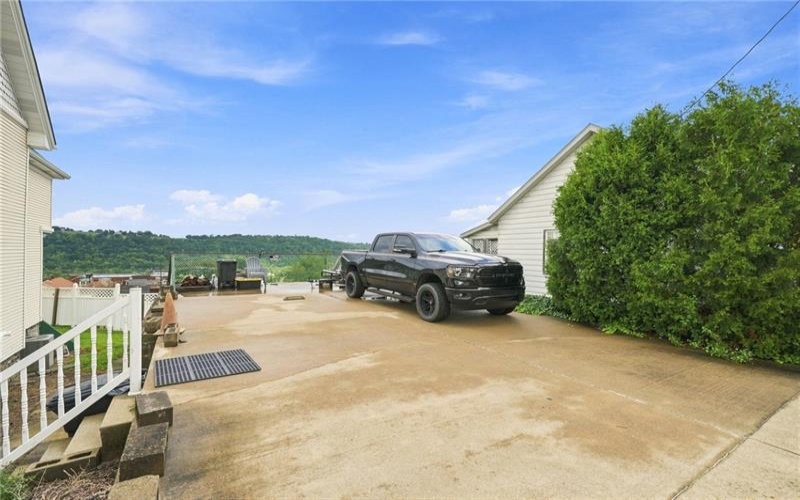 426 Shady Avenue, 15022, 15022, 4 Bedrooms Bedrooms, 9 Rooms Rooms,1.2 BathroomsBathrooms,Residential,For Sale,Shady Avenue,1770845