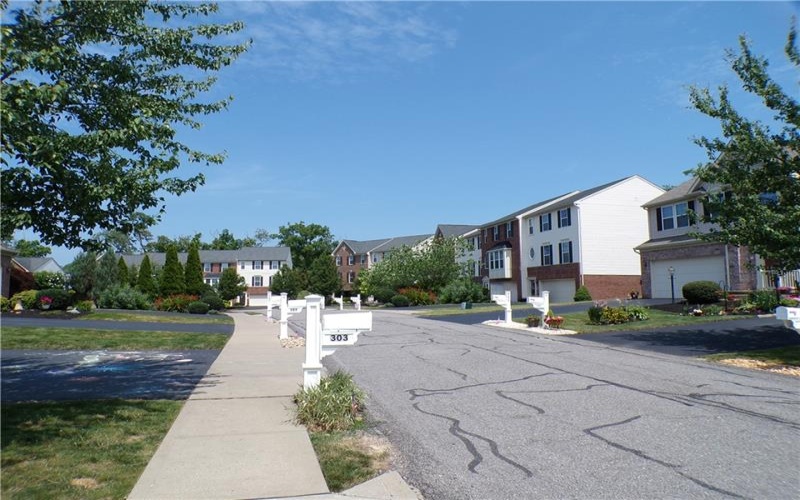 301 Maple Ridge Dr, Canonsburg, 15317, 3 Bedroom Bedrooms, ,2.1 BathroomBathrooms,Residential,For Sale,Maple Ridge Dr,1770894