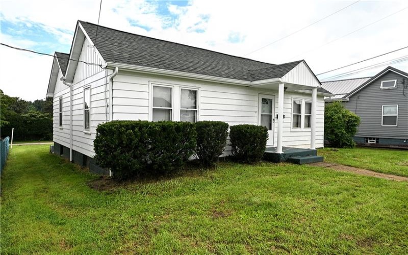 217 Hoffman Street, Belle Vernon, 15012, 2 Bedrooms Bedrooms, 5 Rooms Rooms,1 BathroomBathrooms,Residential,For Sale,Hoffman Street,1770910