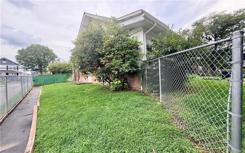 17 Johnson Rd, Houston, 15342, 3 Bedrooms Bedrooms, ,2 BathroomsBathrooms,Residential,For Sale,Johnson Rd,1770945