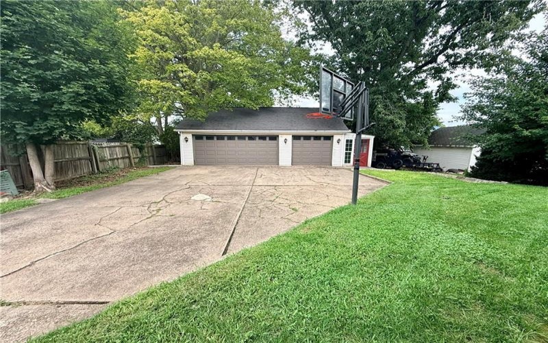 17 Johnson Rd, Houston, 15342, 3 Bedrooms Bedrooms, ,2 BathroomsBathrooms,Residential,For Sale,Johnson Rd,1770945