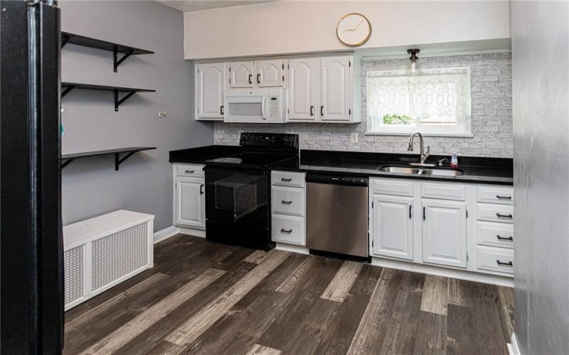 1212 Vine St, Connellsville, 15425, 3 Bedrooms Bedrooms, ,2 BathroomsBathrooms,Residential,For Sale,Vine St,1770986
